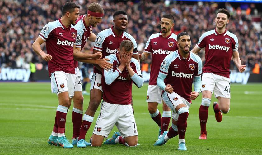 47 岁的王励勤官宣新身份，樊振东成赢家，原来一切早有预兆