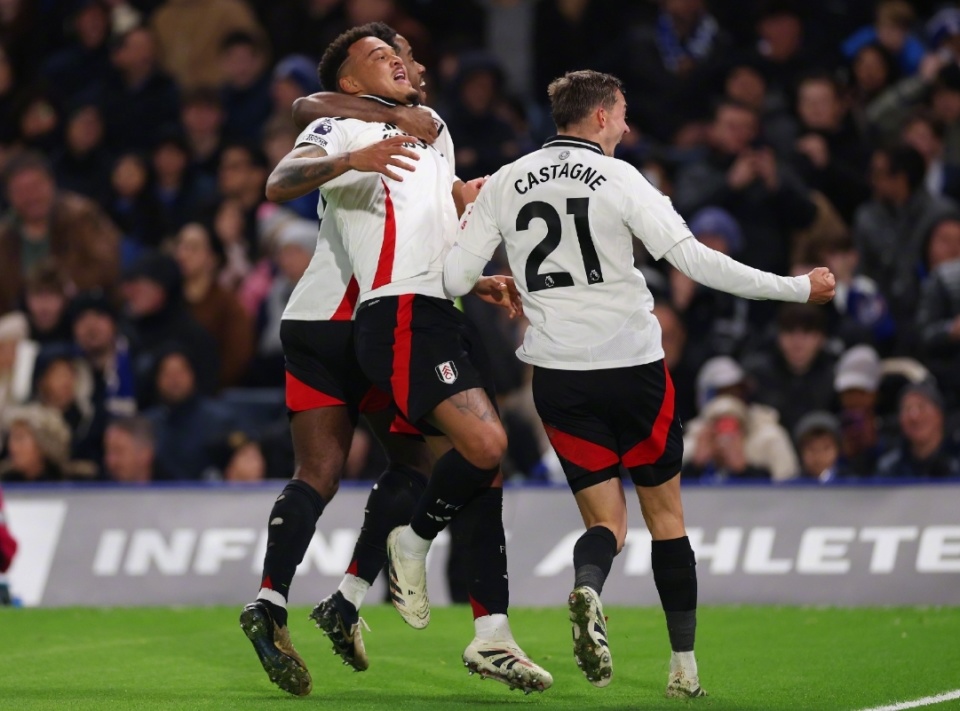 意甲第十四轮：萨索洛3-1逆转佛罗伦萨，紫百合陷入困境