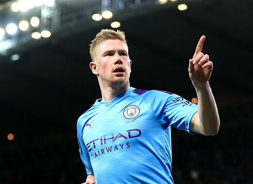 芒特进球后奔向B费，眼神启动诠释默契