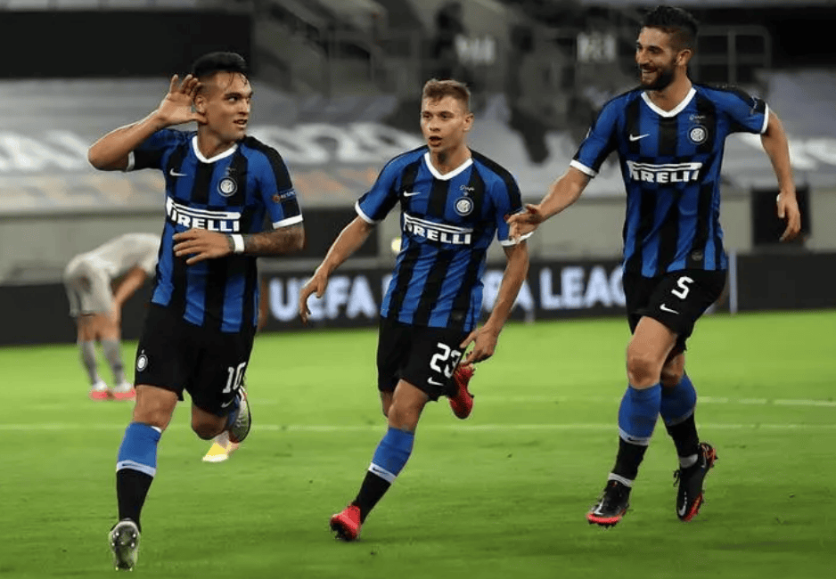 由于C罗被红牌禁赛，绝代双骄皆结束了自己本年度的...