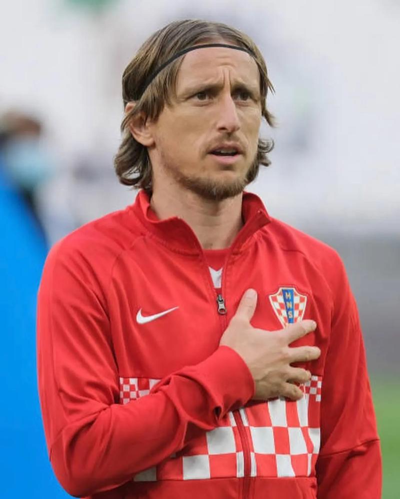 记者：切尔西中场霍尔加盟埃弗顿的转会费为2400万镑+浮动