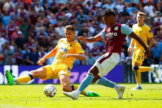 曼城主场对阵桑德兰，主场优势明显，福登状态火热，预计全取三分。