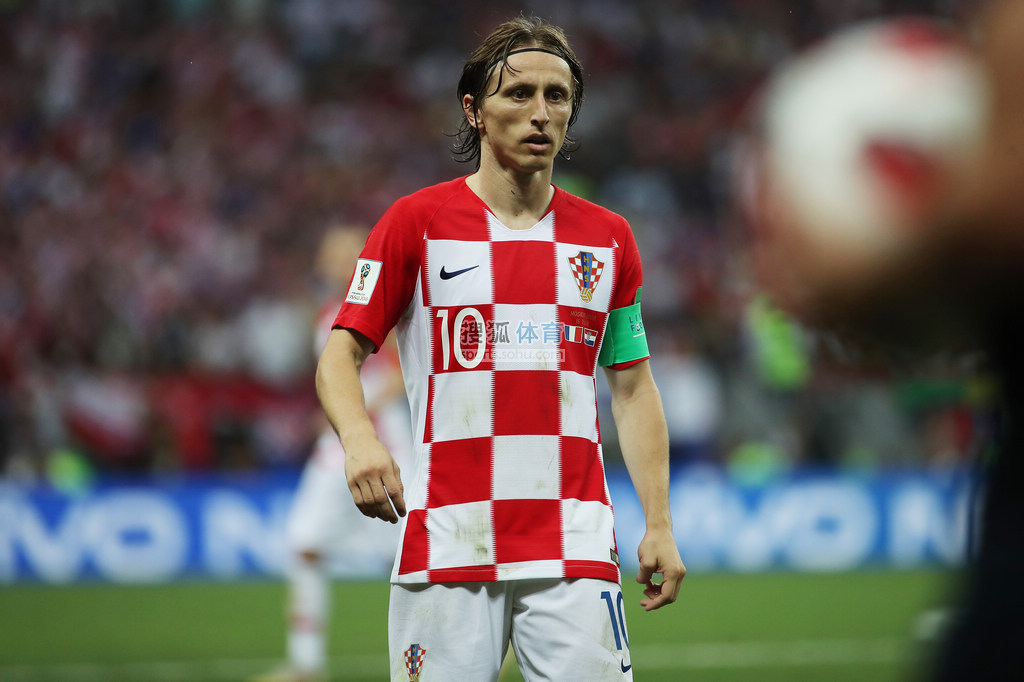 亚冠二级半场：纳塔吾头球造险，巴吞联0-0战平淡滨尼流浪者